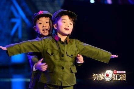 笑傲江湖萌娃爆料视频,童言无忌，笑料百出